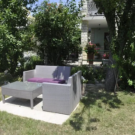 Profaca - Two Bedroom With Terrace דירה *